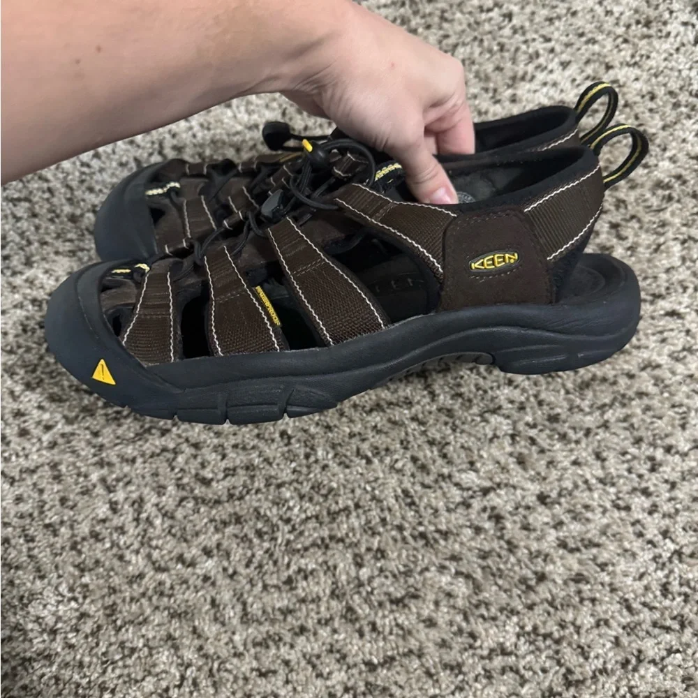 Keen Men's Newport H2 Sandal outdoor heavy duty sandals 10.5